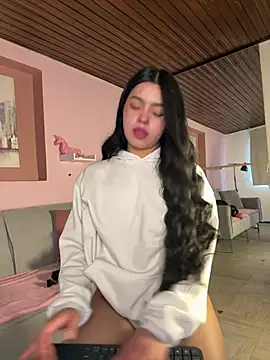 LunaMoore Pink online show from July 8, 2026, 11:55 am