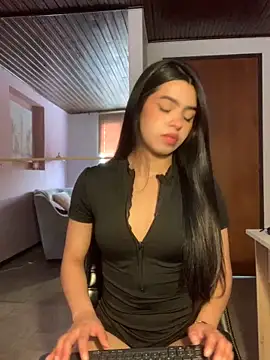 Snapshot of LunaMoore_Pink chatting on November 19, 2025, 12:49 pm LunaMoore Pink online show from November 19, 2025, 12:49 pm