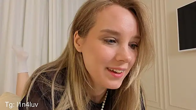 AIicaparkerc online show from October 28, 2025, 10:20 pm