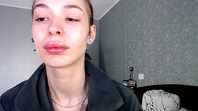 Daphne Darkthorn online show from January 12, 2026, 5:47 am