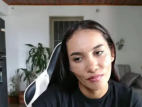 Snapshot of moon1_95 chatting on October 20, 2025, 6:41 pm moon1 95 online show from October 20, 2025, 6:41 pm