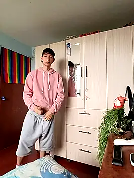 heyy noah11 online show from October 14, 2025, 3:34 pm