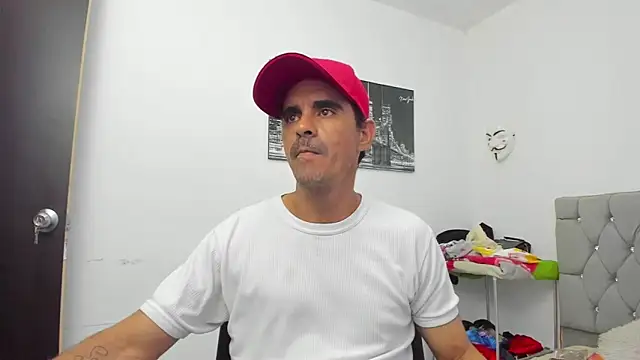 Sofi And Santy online show from November 29, 2025, 12:44 am