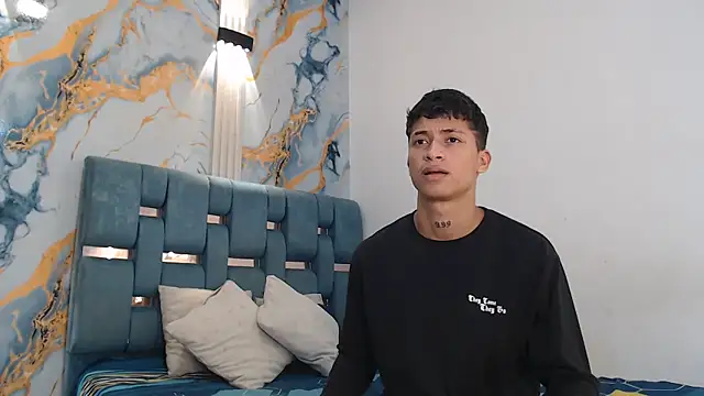 EMPIRE BOYS1 online show from February 24, 2026, 7:37 pm