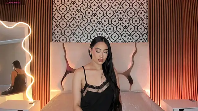 BEELLA TAY1 online show from December 15, 2025, 12:33 pm