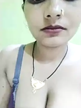 kiara-simmi online show from November 5, 2025, 11:57 am