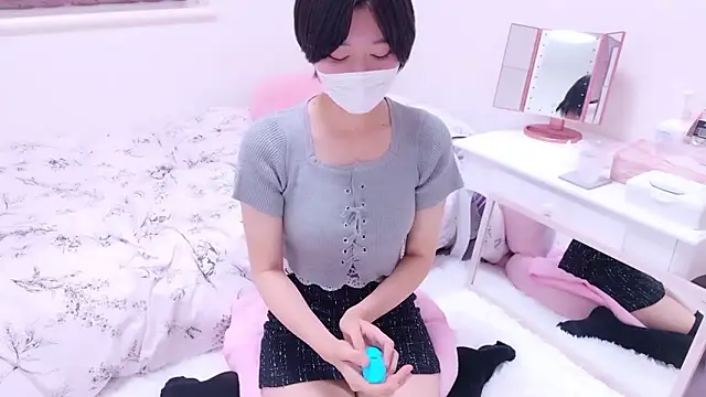 Snapshot of Tsumugi-chan chatting on October 11, 2025, 8:59 am Tsumugi-chan online show from October 11, 2025, 8:59 am