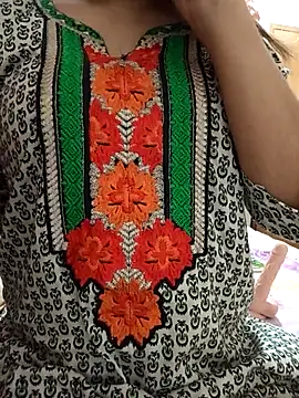 Tanha18 online show from June 3, 2026, 2:33 pm
