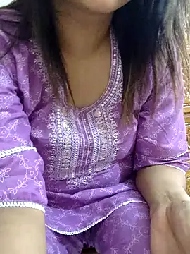 Tanha18 online show from November 3, 2025, 6:40 am