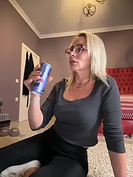 ElenabonyX online show from November 11, 2025, 4:46 pm