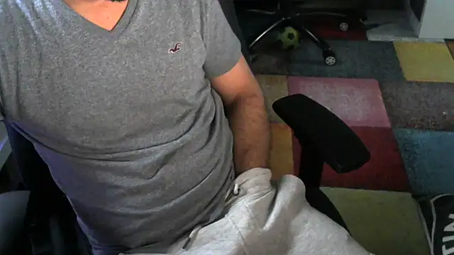 Snapshot of AlexGogo23 chatting on October 12, 2025, 8:26 am AlexGogo23 online show from October 12, 2025, 8:26 am