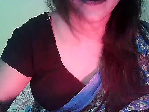 Snapshot of Model_Srinika chatting on October 24, 2025, 8:24 am Model Srinika online show from October 24, 2025, 8:24 am