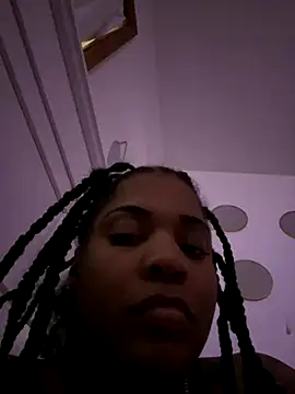 Snapshot of dollfacee7 chatting on October 15, 2025, 10:18 pm dollfacee7 online show from October 15, 2025, 10:18 pm