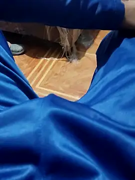 Snapshot of Rayangiss chatting on February 7, 2026, 4:37 pm Rayangiss online show from February 7, 2026, 4:37 pm