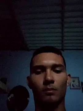 Snapshot of Rayangiss chatting on November 18, 2025, 3:32 am Rayangiss online show from November 18, 2025, 3:32 am