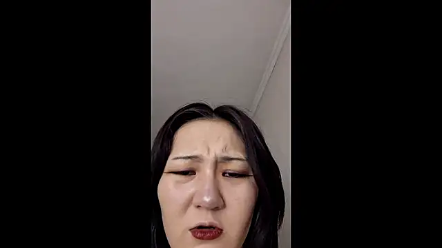 Lyndasilk online show from May 19, 2026, 4:25 pm
