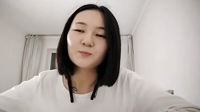 Lyndasilk online show from October 14, 2025, 3:12 pm