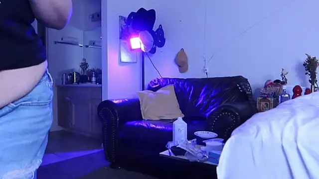 BellaBlueBBW online show from February 8, 2025, 9:13 am