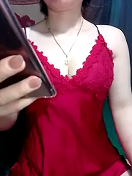 LeanaLy online show from April 17, 2026, 1:08 am