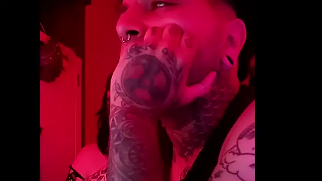 Snapshot of LexusToxica chatting on October 12, 2025, 4:03 am LexusToxica online show from October 12, 2025, 4:03 am