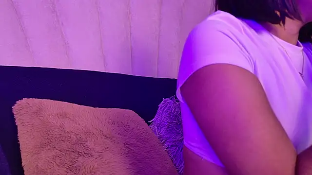 AlyssaRay online show from December 22, 2025, 7:25 pm