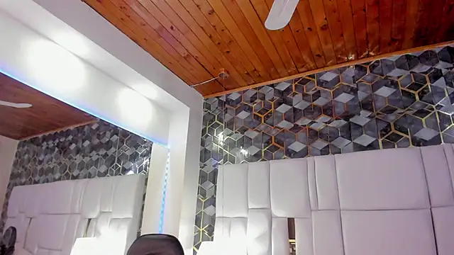 denisse khan online show from October 22, 2025, 12:04 pm