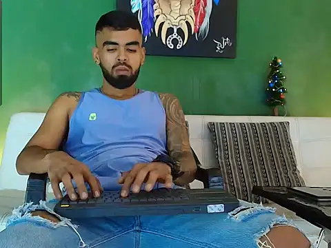 black kameron  online show from December 22, 2025, 1:06 am