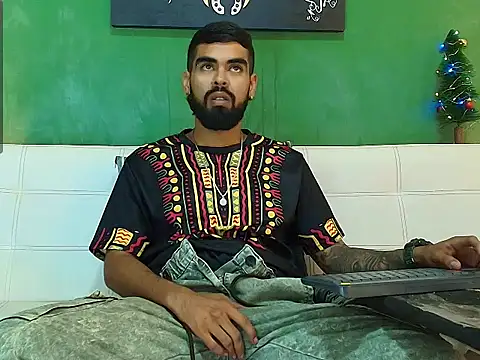 black kameron  online show from December 5, 2025, 9:23 pm