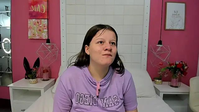 Snapshot of mia_sweetie0 chatting on December 3, 2025, 12:15 pm mia sweetie0 online show from December 3, 2025, 12:15 pm