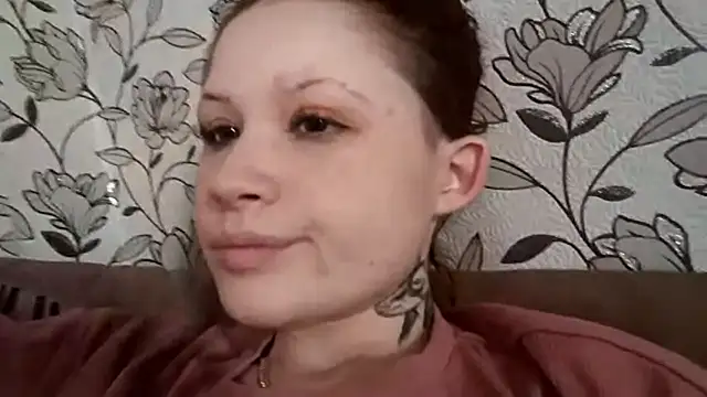 Snapshot of FrostNymph chatting on October 19, 2025, 7:33 am FrostNymph online show from October 19, 2025, 7:33 am