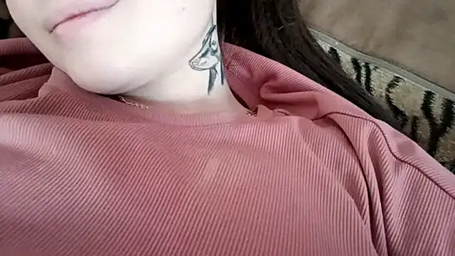 Snapshot of FrostNymph chatting on October 18, 2025, 7:43 am FrostNymph online show from October 18, 2025, 7:43 am