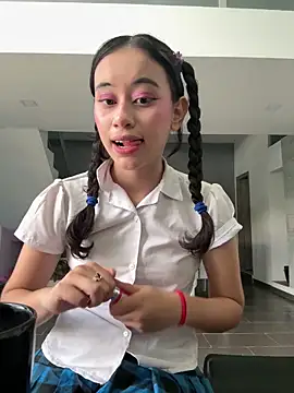 l0lita sweet online show from February 9, 2026, 3:32 pm