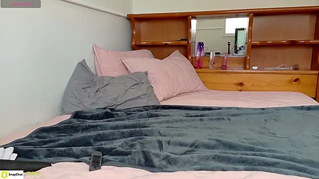 Pattyworld69 online show from April 14, 2026, 8:36 pm