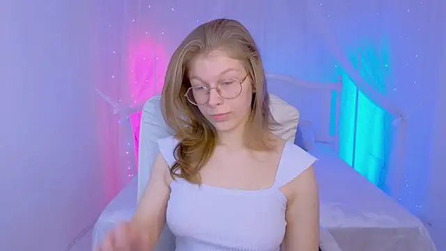 Angelie  Eyes online show from November 30, 2025, 3:35 pm