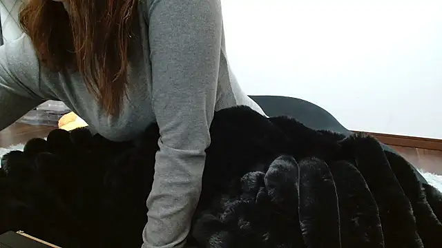  Ema ch online show from December 17, 2025, 1:21 am