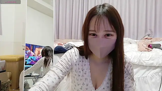 Komomo ch online show from March 27, 2026, 5:38 am