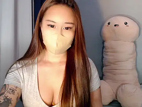 Sweet 0rphan21 online show from October 12, 2025, 1:12 pm