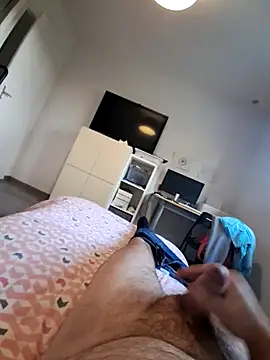 nico33000a online show from December 3, 2025, 8:47 am