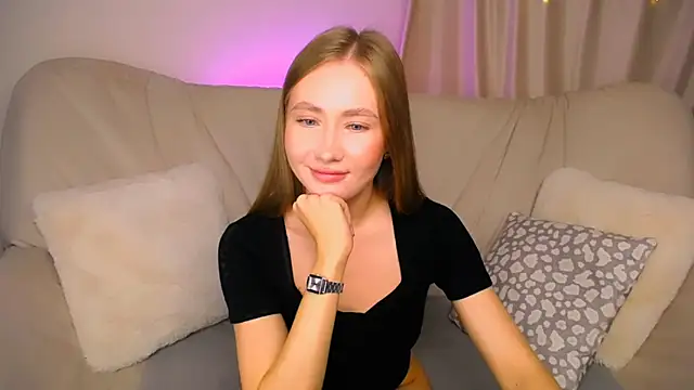 Snapshot of EllyColins chatting on June 23, 2026, 3:37 am EllyColins online show from June 23, 2026, 3:37 am