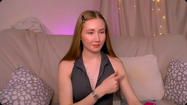 Snapshot of EllyColins chatting on November 15, 2025, 3:10 am EllyColins online show from November 15, 2025, 3:10 am