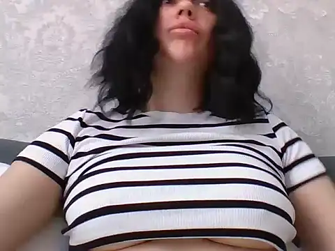 Snapshot of Yanorell chatting on March 4, 2026, 6:43 am Yanorell online show from March 4, 2026, 6:43 am