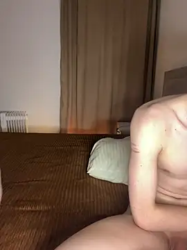 Snapshot of TwinksNextDoor chatting on February 21, 2026, 6:32 pm TwinksNextDoor online show from February 21, 2026, 6:32 pm