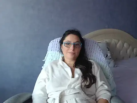 LuckyLisa23 online show from November 6, 2025, 9:24 am