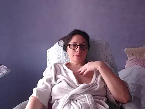 LuckyLisa23 online show from April 3, 2026, 11:16 am