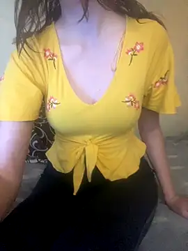 KittieCreme online show from November 16, 2025, 9:58 am