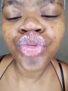 certifiedhottie2025 online show from April 15, 2026, 5:35 am