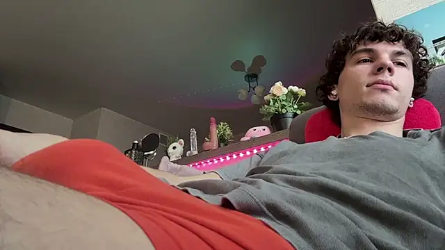 Jeremy1Scott online show from March 20, 2026, 5:19 am