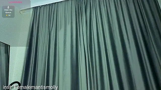 MissPompadure online show from November 20, 2025, 2:01 am