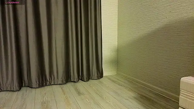 MissPompadure online show from March 27, 2026, 10:43 pm