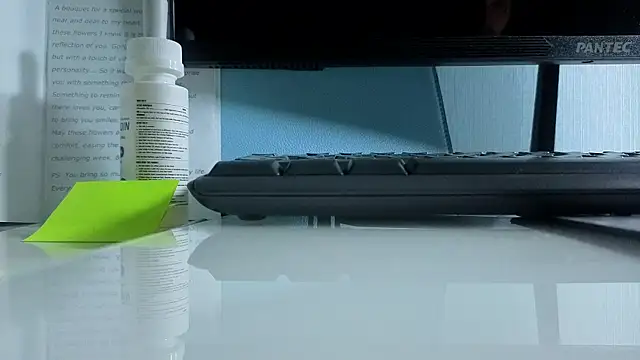 Snapshot of MissPompadure chatting on October 22, 2025, 3:33 pm MissPompadure online show from October 22, 2025, 3:33 pm